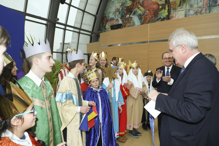 Снимка 10: Carol singers from different European countries invited at the EP in Brussels