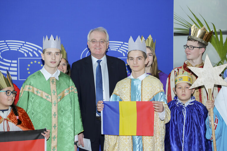 Foto 15: Carol singers from different European countries invited at the EP in Brussels