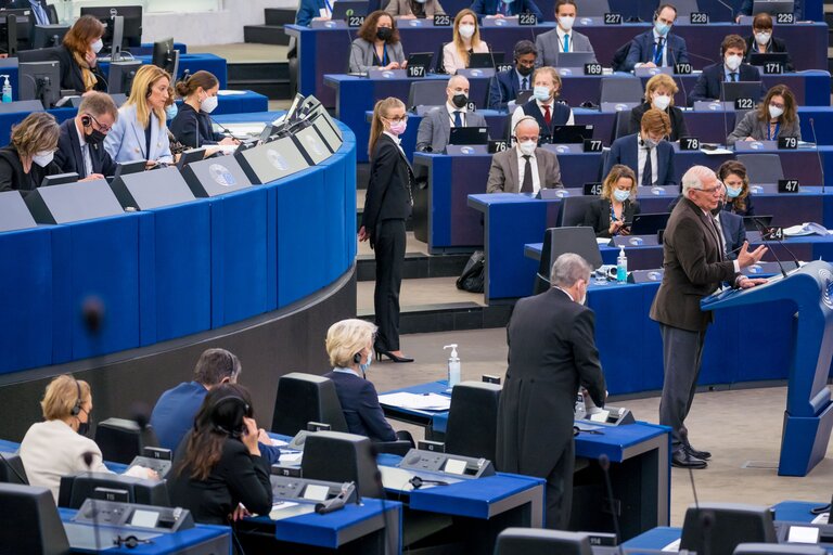 Foto 5: EP Plenary session - Key debate - Conclusions of the European Council meeting of 24-25 March 2022 - including the latest developments of the war against Ukraine and the EU sanctions against Russia and their implementation