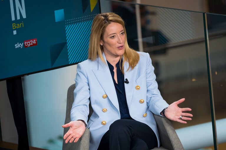 Foto 3: Interview of Roberta METSOLA, EP President by SKY TG24