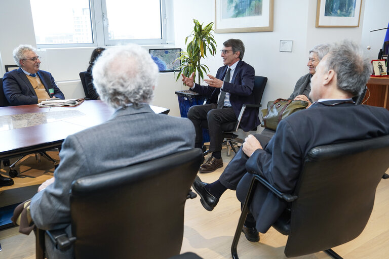 Nuotrauka 2: David SASSOLI, EP President meets with professor Gui