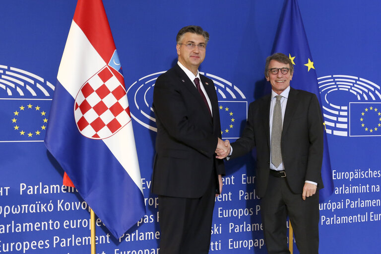 Fotografija 1: David SASSOLI, EP President meets with Andrej PLENKOVIC, Croatian Prime Minister