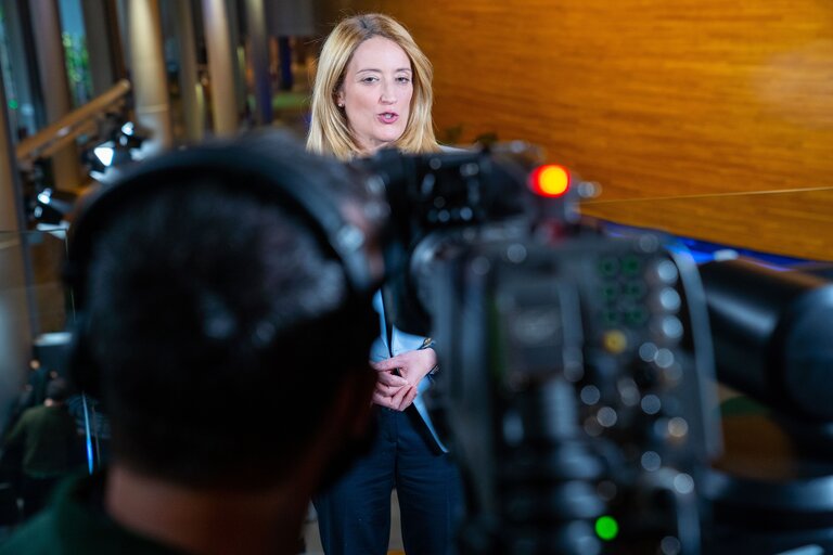 Photo 7: Interview live of Roberta METSOLA, EP President by TV Channel RAI