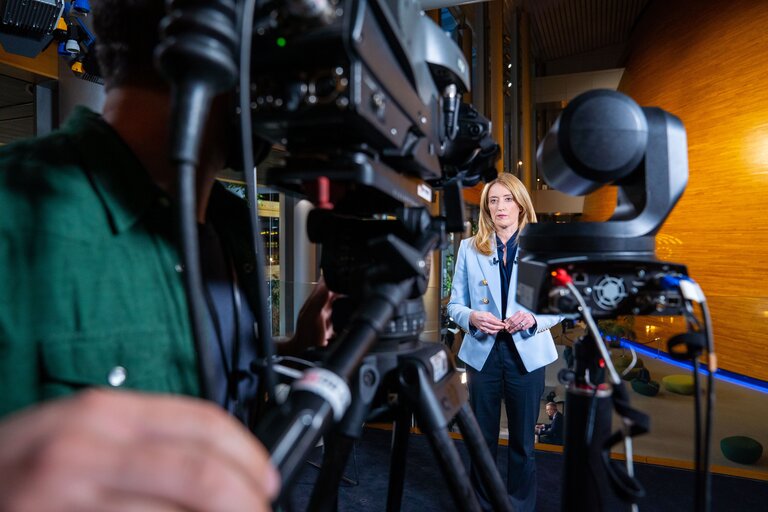 Photo 4: Interview live of Roberta METSOLA, EP President by TV Channel RAI