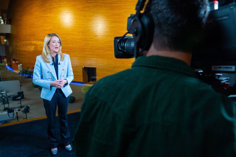 Photo 8: Interview live of Roberta METSOLA, EP President by TV Channel RAI
