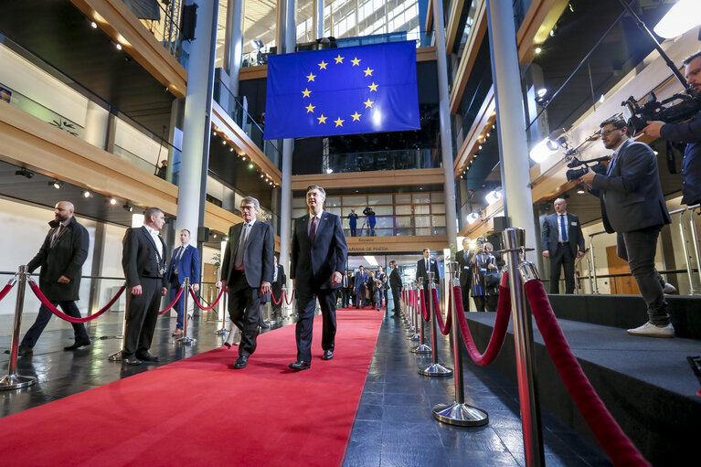 Zdjęcie 5: David SASSOLI, EP President welcomes Andrej PLENKOVIĆ, Croatian Prime Minister