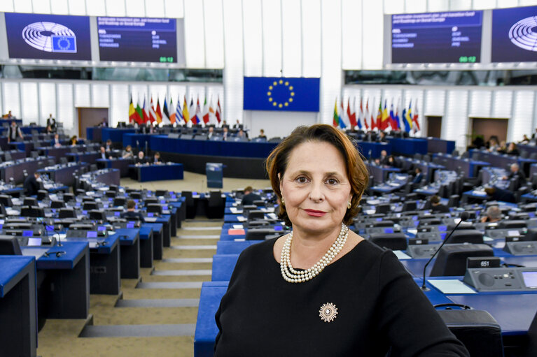 Valokuva 1: Luisa REGIMENTI in the EP in Strasbourg