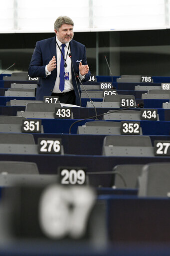 Photo 5 : EP Plenary session - Explanations of votes