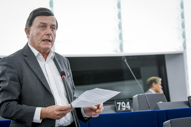 Nuotrauka 1: Alfred SANT in the EP in Strasbourg