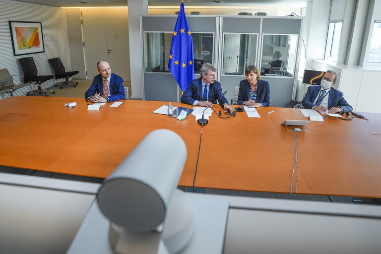 Fotografi 3: David SASSOLI, EP President meets with Wolfgang SCHÄUBLE, President of the Bundestag - Videoconference meeting