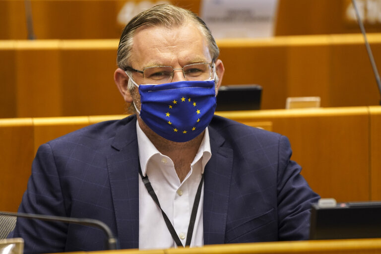 EP Plenary session -Final vote on co-signed MR - New MFF, own resources and Recovery plan
