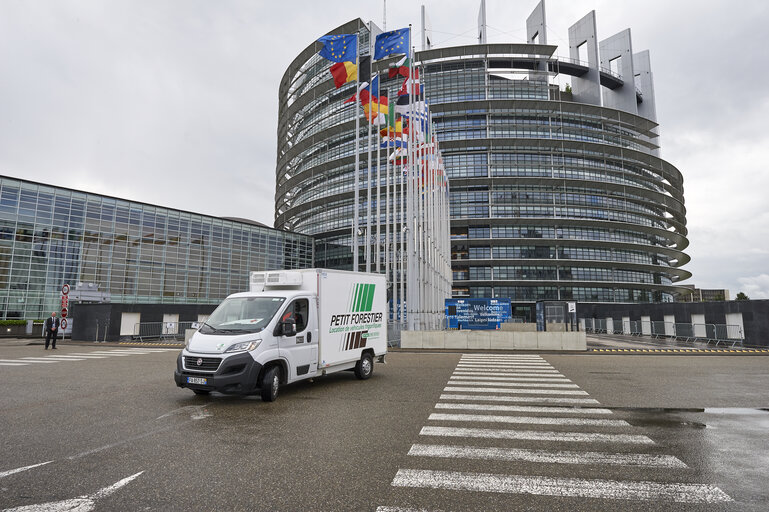 Billede 34: European Parliament in Strasbourg - EP buildings used in the fight against COVID-19 - Preparation of daily meals for people in need