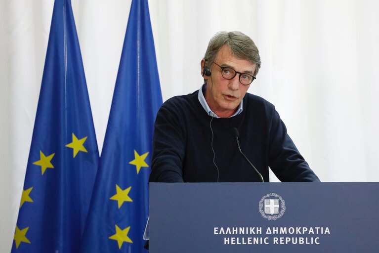 Fotografia 3: European Council President Charles MICHEL, European Commission President Ursula VON DER LEYEN and European Parliament President David SASSOLI in Greece- Briefing by the Chief of the Hellenic National Defense General Staff