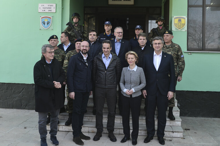 Fotagrafa 4: European Council President Charles MICHEL, European Commission President Ursula VON DER LEYEN and European Parliament President David SASSOLI in Greece- Landing at Orestiada. Visit to border post 1