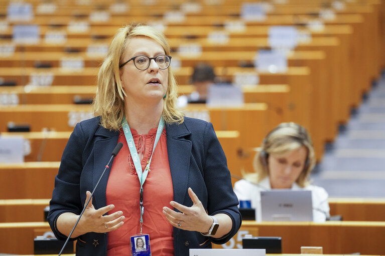 Extraordinary EP Plenary session - European coordinated response to the COVID-19 outbreak - First remote plenary session of EP history