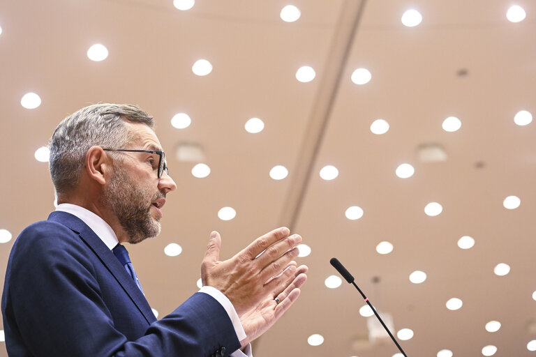 Fotografie 19: Plenary Session - The EU's public health strategy post COVID-19