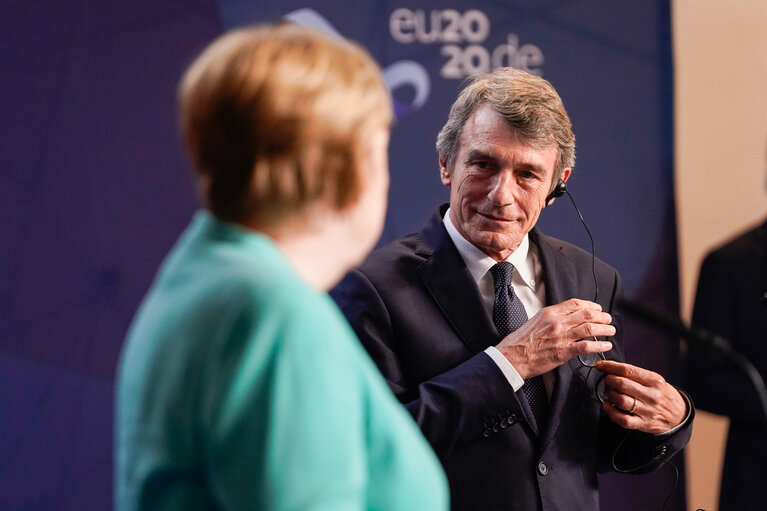 Photo 12 : Official visit of Angela MERKEL, German Chancellor for the Presentation of the programme of activities of the German Presidency - Statement