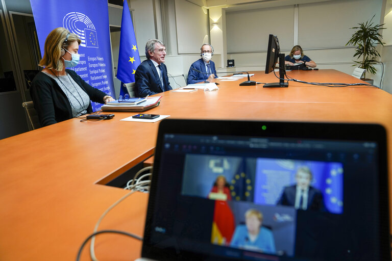 Photo 4 : Video meeting on Article 324 with the European Commission President, Ms Ursula von der Leyen and the German Chancellor, Angela MERKEL