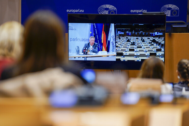 Photo 1 : Joint Parliamentary Scrutiny Group on the European Union Agency for Law Enforcement Cooperation (Europol)- Bernhard WITTHAUT, President of the Domestic Intelligence Service of Lower Saxony;