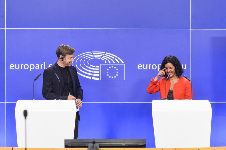 Zdjęcie 16: Briefing of the GUE/NGL group Co-Presidents during a plenary session in Brussels