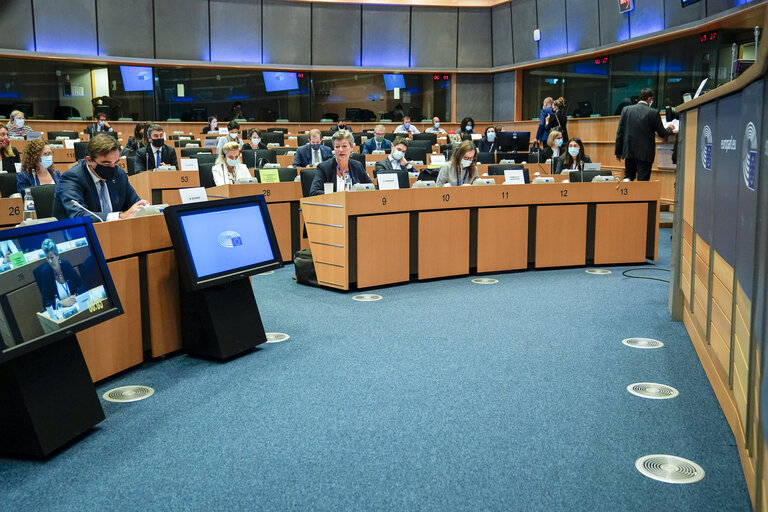 Fotó 2: EP LIBE Committee meeting - The new Pact on Asylum and Migration -Debate with the Vice-President of the European Commission in charge of promoting our European Way of Life and the European Commissioner for Home Affairs