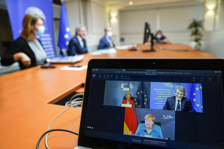 Photo 3 : Video meeting on Article 324 with the European Commission President, Ms Ursula von der Leyen and the German Chancellor, Angela MERKEL