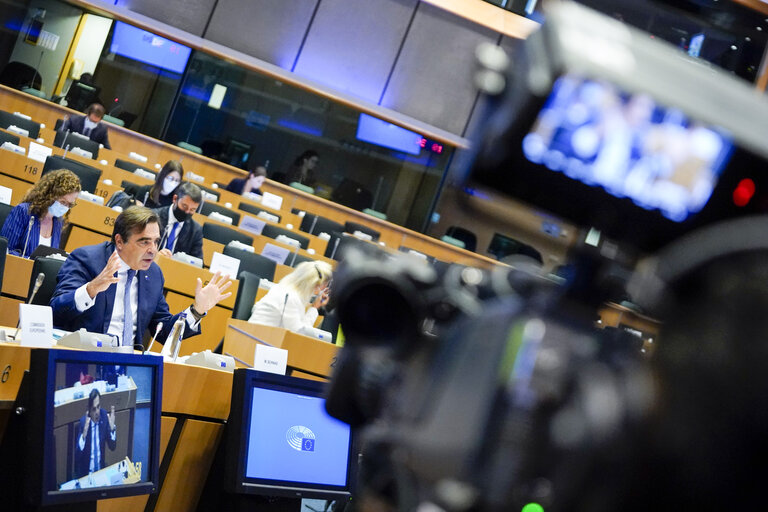 Fotó 24: EP LIBE Committee meeting - The new Pact on Asylum and Migration -Debate with the Vice-President of the European Commission in charge of promoting our European Way of Life and the European Commissioner for Home Affairs