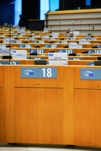 Nuotrauka 1: Empty plenary chamber in Brussels