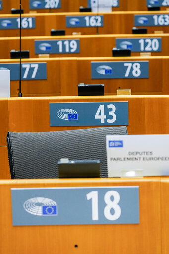 Fotografia 6: Empty plenary chamber in Brussels