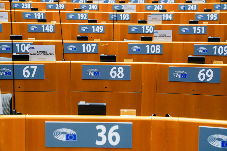 Photo 23 : Empty plenary chamber in Brussels