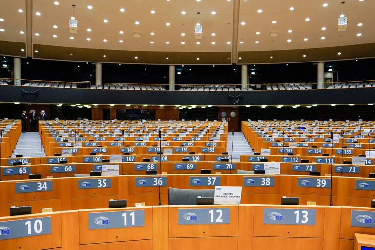 Foto 28: Empty plenary chamber in Brussels