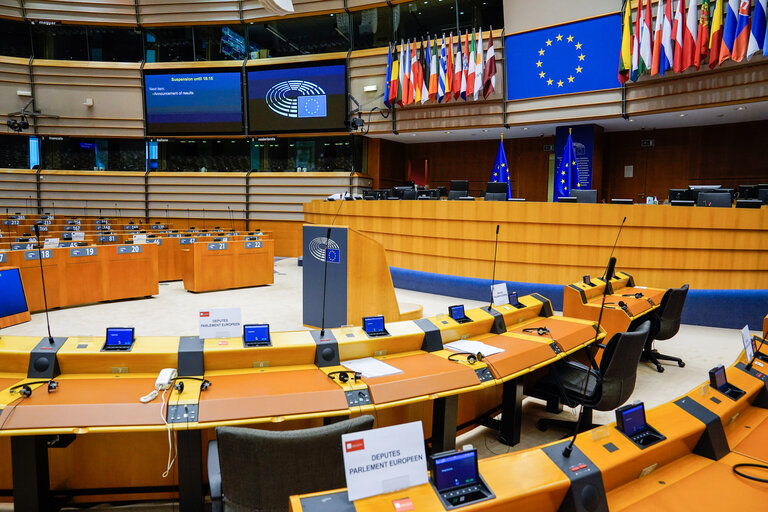 Fotografija 31: Empty plenary chamber in Brussels