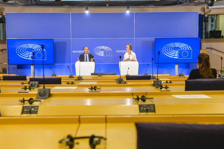 Nuotrauka 5: Briefing of the Green/ EFA group ahead of the plenary session
