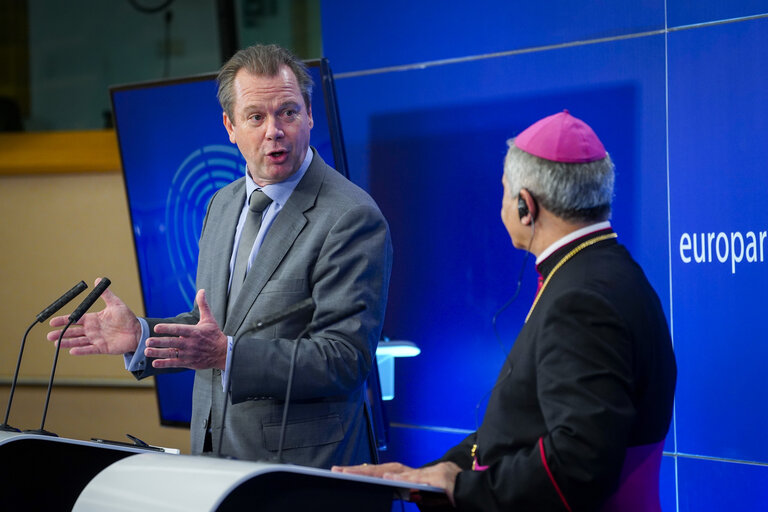 Foto 22: EP Press conference - Archbishop of Mosul Najeeb Michaeel nominated for the Sakharov prize 2020