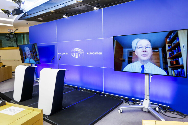 Photo 10 : Briefing of the Greens EFA group Co-Presidents during a plenary session in Brussels