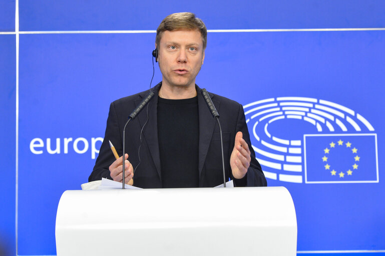 Briefing of the GUE NGL group Co-Presidents during a plenary session in Brussels