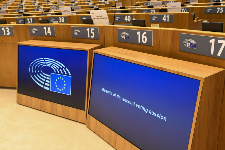 Φωτογραφία 1: EP plenary session - Announcement of the results of the second voting session