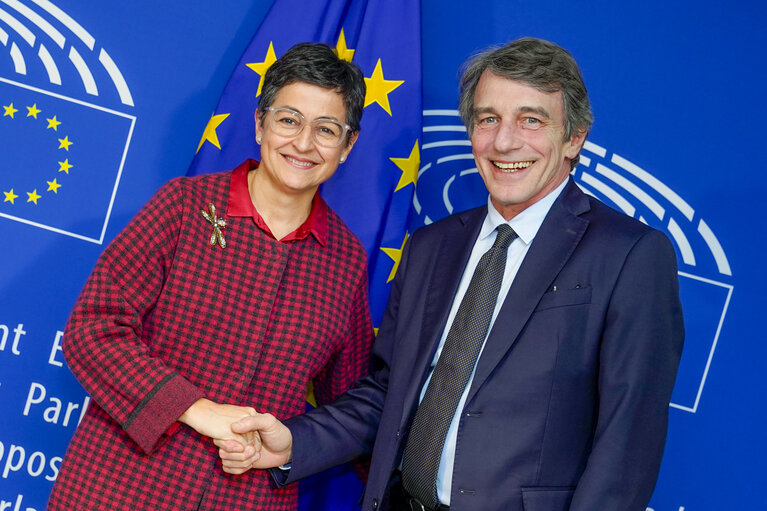 Fotografia 6: David SASSOLI, EP President meets with Arancha GONZALEZ LAYA, Spanish Foreign Affairs Minister