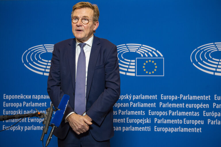 Photo 1 : MFF Contact group - Statement by Johan VAN OVERTVELDT, Chairman of the  Committee on Budgets