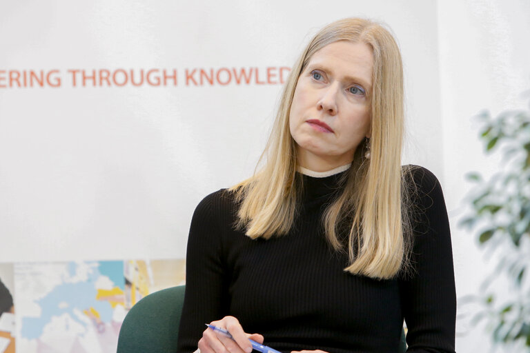 EPRS - The Dilemma of Disinformation: How should democracies respond?