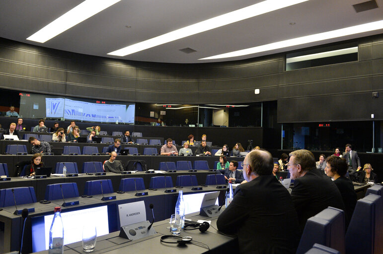 Photo 7: EP Press Roundtable on the MFF : ' The EU Long-Term budget 2021 - 2027 ' - Roundtable with EP's negotiation team