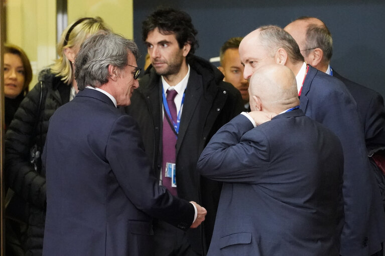 Fotogrāfija 5: European Council - David SASSOLI, EP President, arrives at a European Summit in Brussels, January 20, 2020