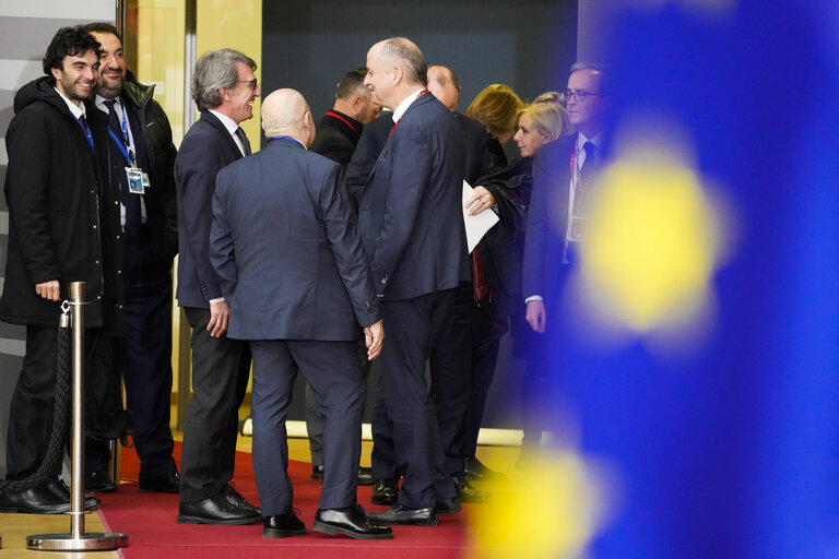 Fotogrāfija 2: European Council - David SASSOLI, EP President, arrives at a European Summit in Brussels, January 20, 2020