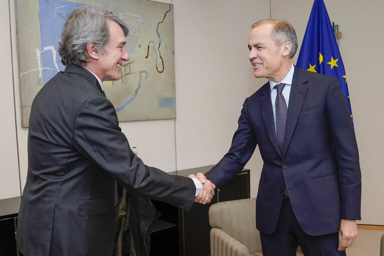 Fotografija 2: David SASSOLI, EP President meets with Mark CARNEY, Governor of the Bank of England