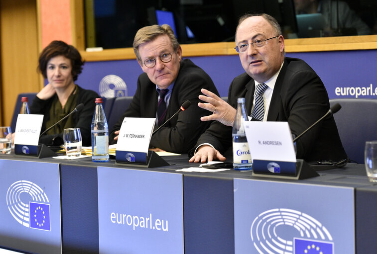 Photo 11: EP Press Roundtable on the MFF : ' The EU Long-Term budget 2021 - 2027 ' - Roundtable with EP's negotiation team