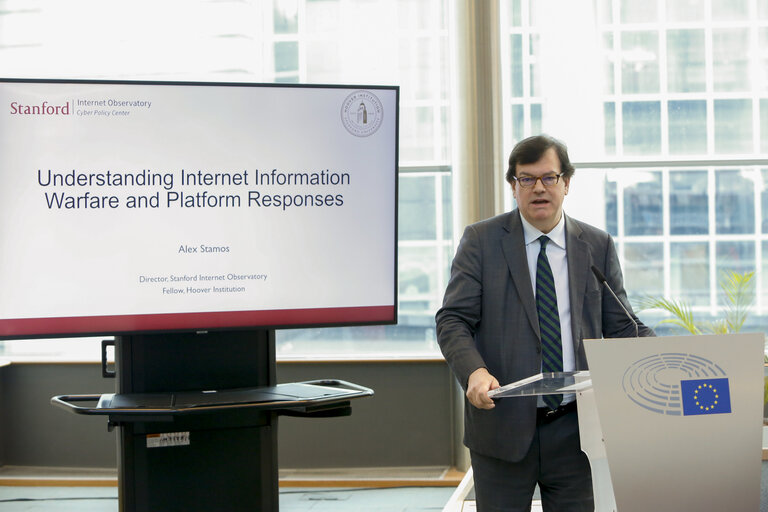 EPRS - The Dilemma of Disinformation: How should democracies respond?