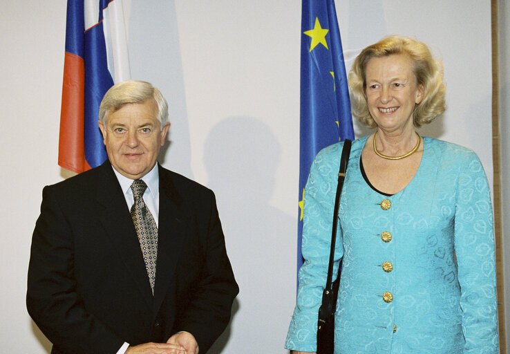 Zdjęcie 9: Nicole FONTAINE EP President meets with Milan KUCAN, President of Slovenia