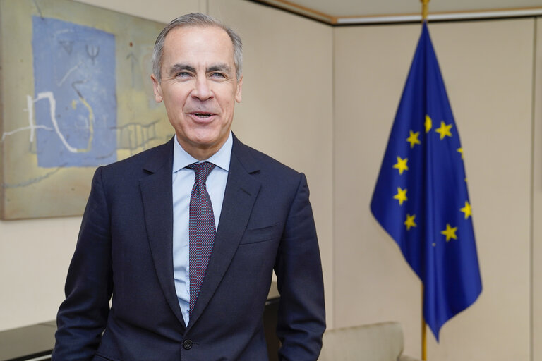 Fotografija 9: David SASSOLI, EP President meets with Mark CARNEY, Governor of the Bank of England