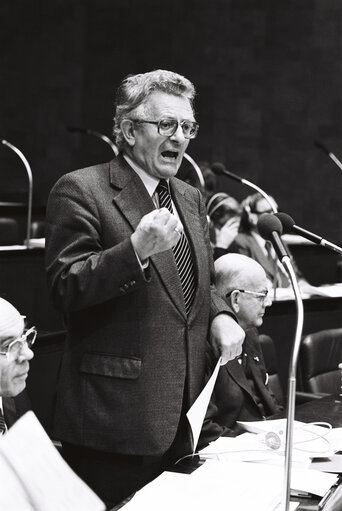 Fotografia 1: Karl FUCHS during a session in Luxembourg in October 1978.