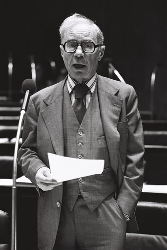 Zdjęcie 1: The delegue Charles FLETCHER-COOKE during a session in Luxembourg in October 1978.